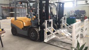 3 tone viljuškara sa pogonom