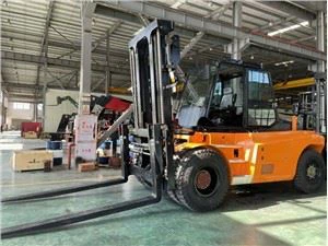 Kompaktni viličar od 16 tona Socma Machine