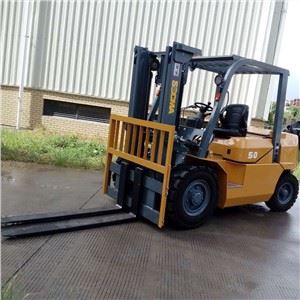Mali 5 Ton Dizel viljuškara rad u kontejner lift visinu 4,5 Metar